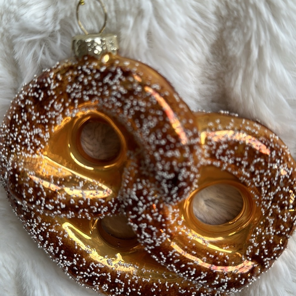 Cody Foster Glass Salted Bavarian Pretzel Christmas Tree Ornament Glitter Gold - Picture 4 of 7